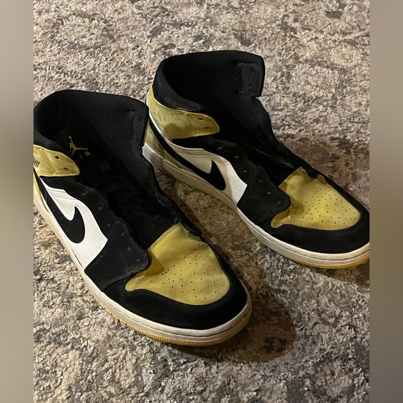 Jordan Other - Pre-owned Jordan 1 Mids Yellow & Black Size 14